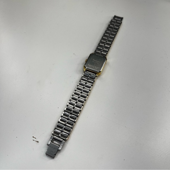 VTG Valentino Two-Tone Quartz Dress Watch Rectangular Case New Battery Unisex - Picture 4 of 7